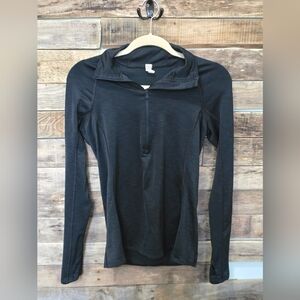 Under Amour 1/4 zip cold gear womens fitted medium jacket